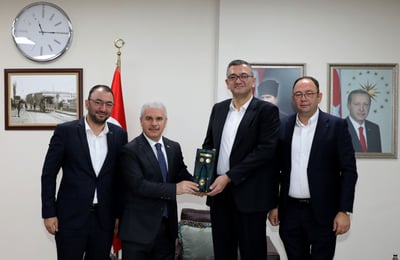 Vaden Original Faz Uma Visita de Parabéns ao Governador de Konya, İbrahim Akın