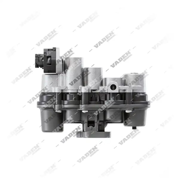 6) AE4546, 303.02.0065 Multi-circuit Protection Valve, Vaden